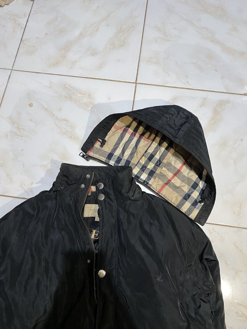 Burberry London Hooded Jacket (Category: Luxury Apparel) located in Davao. Submitted by kluxfinds (Listing ID 1454886250, Image 2). Description: .