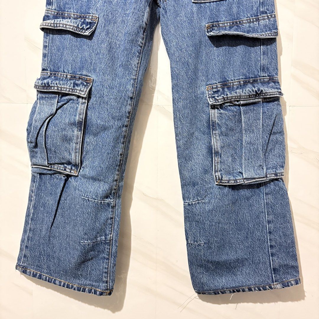 SALE❗️Calvin Klein Hard Denim Cargo Jeans (Category: Jeans) located in Tarlac. Submitted by shantirisque (Listing ID 1454893661, Image 3). Description: LAST PRICE POSTED❗️FIXED PRICE❗️ ✨ FOR SALE | CALVIN KLEIN JEANS ✨ Classic Calvin Klein Jeans Cargo Denim 👖💙 Perfect for that effortless Y2K / streetwear look! 📌 Brand: Calvin Klein Jeans 📌 Size: 25–26 (fits 25–26) 📌 Hips: up to 36” 📌 Rise: 12” 📌 Length: 38” 📌 Style: Wide-leg / cargo denim
