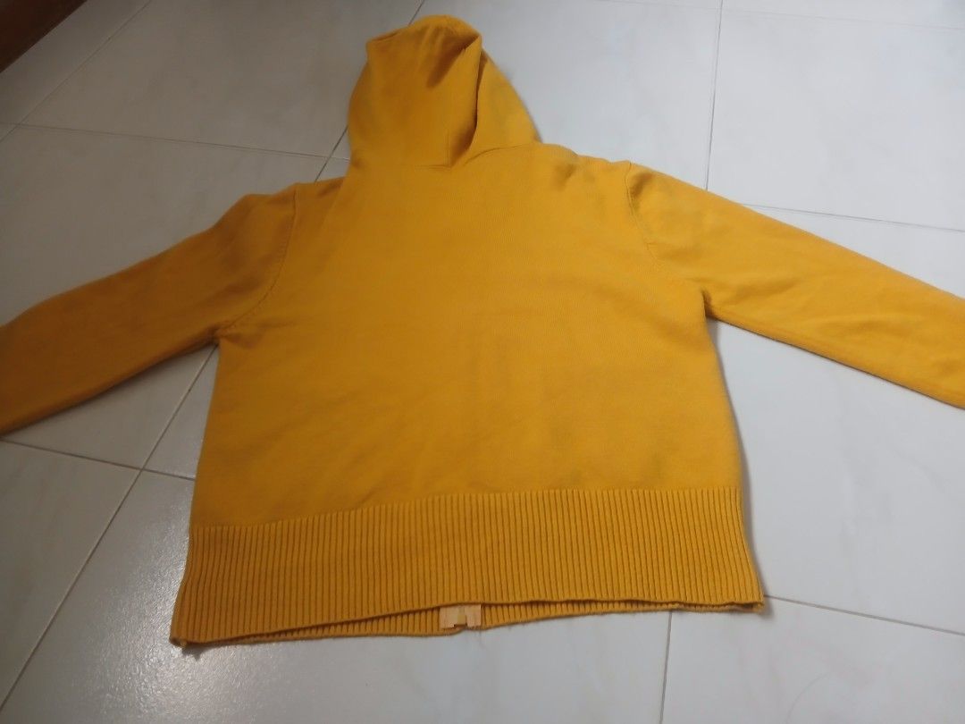 Cardigans (Category: Coats, Jackets and Outerwear) located in Singapore. Submitted by 24travelfu16040 (Listing ID 1454774345, Image 3). Description: ptp 19inches, collection yishun mrt or mail.