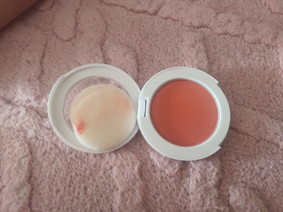 Careline RED TOMATO blush (Category: Makeup) located in Manila. Submitted by lobotomyval (Listing ID 1454791189, Image 2). Description: - good as new - just used for swatching.
