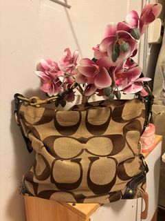 (Category: ) located in . Submitted by chic_coach (Listing ID 1454877534, Image 1). Description: .