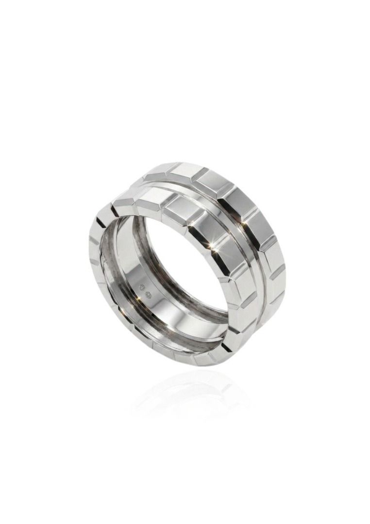 CHOPARD ICE CUBE DOUBLE ROW RING (EC00187WGR) (Category: Accessories) located in Kuala Lumpur. Submitted by eclairaofficial (Listing ID 1454766016, Image 2). Description: CHOPARD ICE CUBE DOUBLE ROW RING (EC00187WGR) RM: 9,900.00 STYLE: RING WEIGHT: 12.53GM SIZE: 19HK METAL TYPE: 750 GENDER: MAN CONDITION: 9/10 WHAT'S IN THE PACKAGE: ECLAIRA OFFICIAL RECEIPT, PAPER BAG X1, JEWELLERY BOX X1 📞 Contact Us via: https://wapp.my/601155555822 For the l