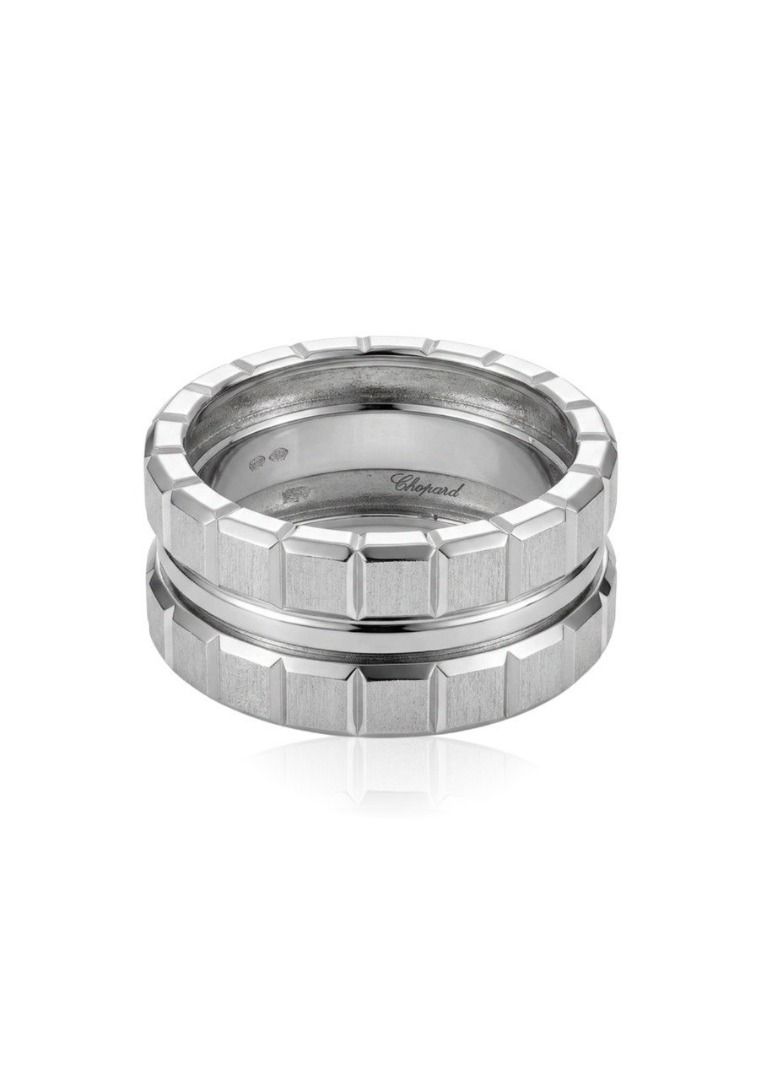 CHOPARD ICE CUBE DOUBLE ROW RING (EC00187WGR) (Category: Accessories) located in Kuala Lumpur. Submitted by eclairaofficial (Listing ID 1454766016, Image 1). Description: CHOPARD ICE CUBE DOUBLE ROW RING (EC00187WGR) RM: 9,900.00 STYLE: RING WEIGHT: 12.53GM SIZE: 19HK METAL TYPE: 750 GENDER: MAN CONDITION: 9/10 WHAT'S IN THE PACKAGE: ECLAIRA OFFICIAL RECEIPT, PAPER BAG X1, JEWELLERY BOX X1 📞 Contact Us via: https://wapp.my/601155555822 For the l