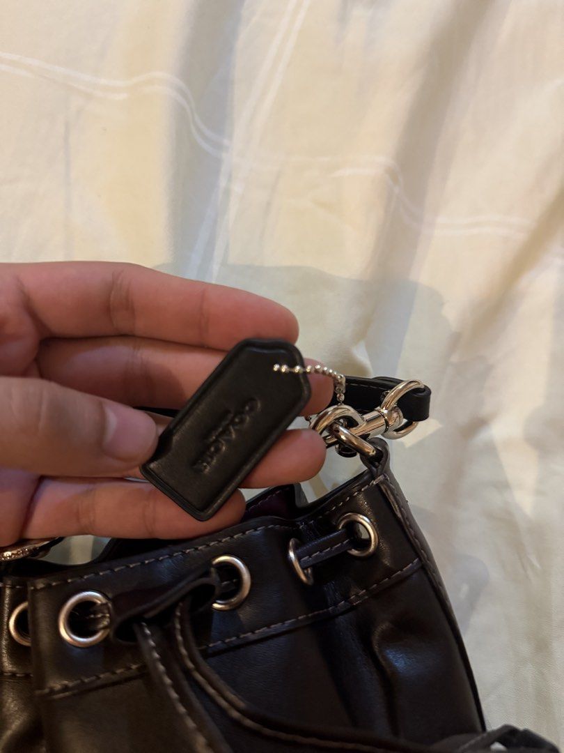 Coach bucket black leather (Category: Luxury Bags & Wallets) located in Manila. Submitted by its.mickey (Listing ID 1454863518, Image 3). Description: rfs: nakatambak nalang.