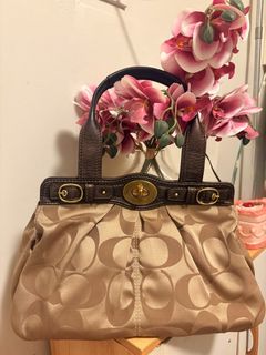(Category: ) located in . Submitted by chic_coach (Listing ID 1454879341, Image 1). Description: .