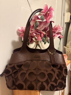 (Category: ) located in . Submitted by chic_coach (Listing ID 1454879504, Image 1). Description: .