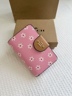 (Category: ) located in . Submitted by fancycollzstore (Listing ID 1454935324, Image 1). Description: .