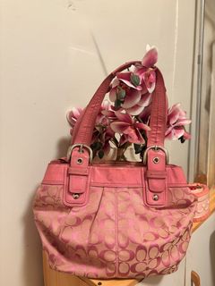 (Category: ) located in . Submitted by chic_coach (Listing ID 1454878516, Image 1). Description: .