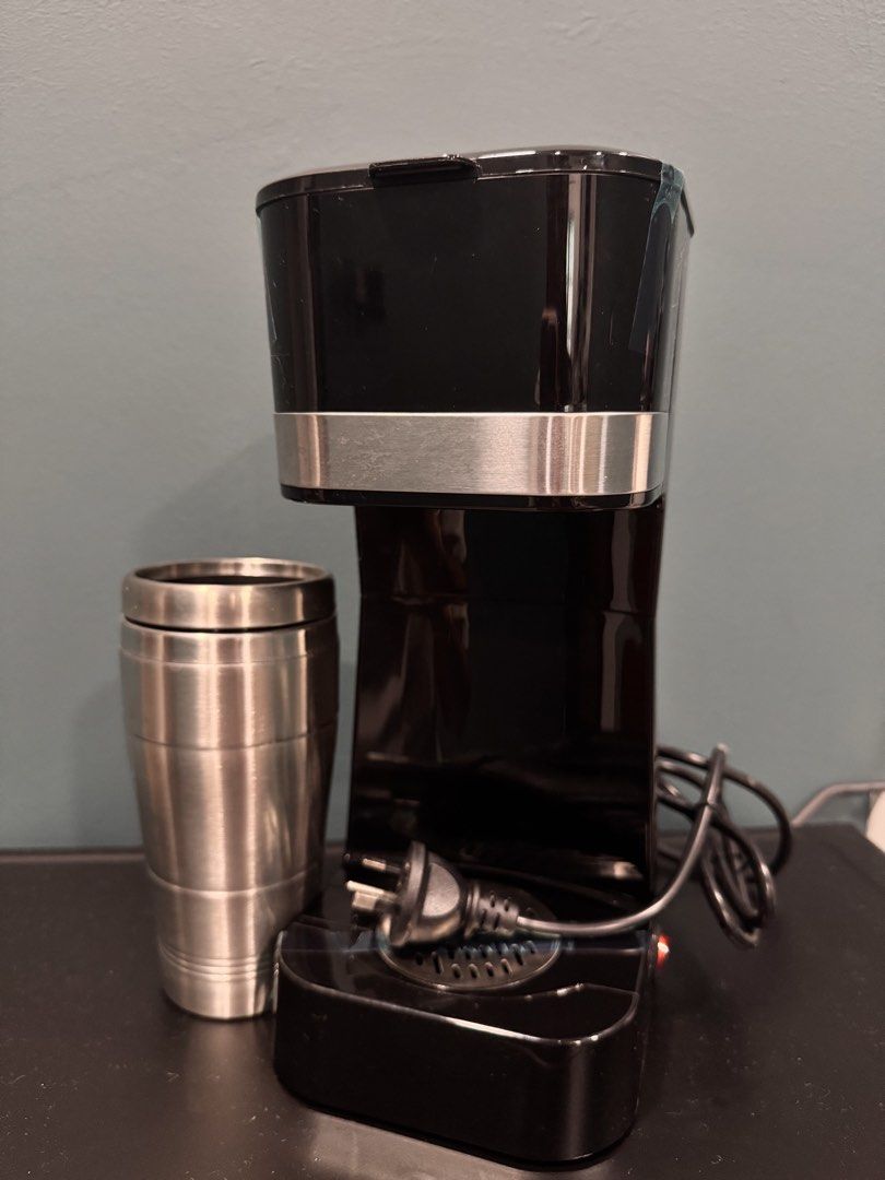 Coffee maker (Category: Coffee & Tea Tableware) located in Kuala Lumpur. Submitted by amiramira1 (Listing ID 1454766528, Image 3). Description: As is, no box. Brand new item, never used it. Including the tumbler. Also never used it. Can nego .