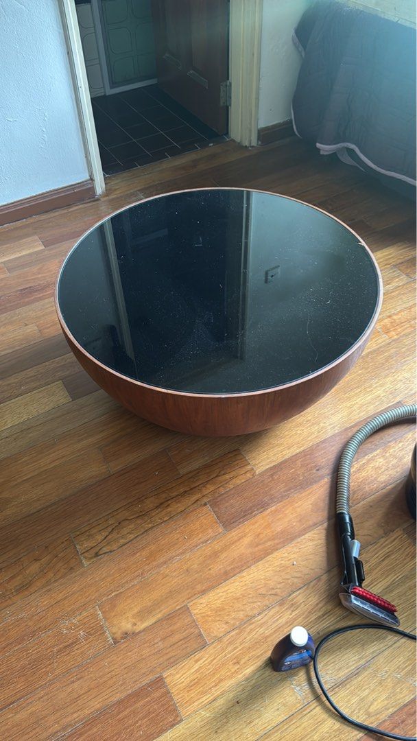 Coffee table (Category: Tables & Sets) located in Kuala Lumpur. Submitted by goldenpenguin.1c91f4 (Listing ID 1454867975, Image 1). Description: .