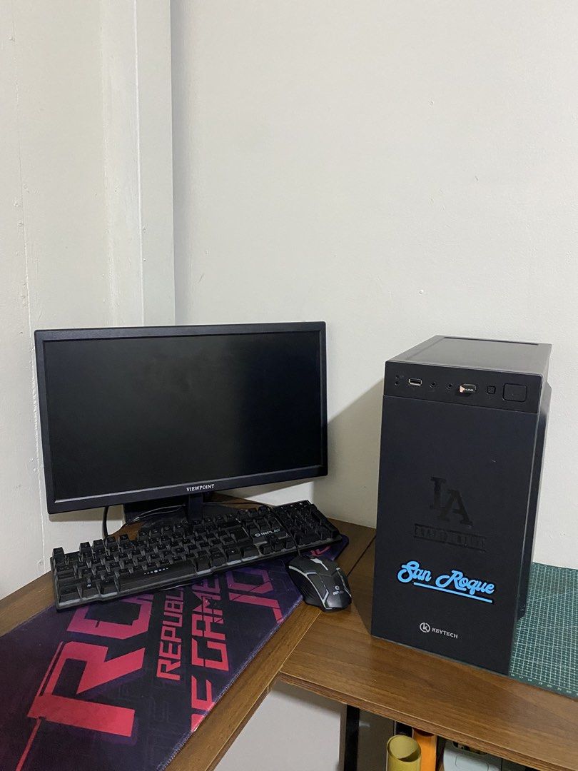 Computer Set (Category: Desktops) located in Mandaluyong City. Submitted by glvvv (Listing ID 1454914374, Image 1). Description: ALL GOOD!! ✅Keyboard with Pad ✅Mouse ✅Speakers ✅Monitor ✅connectors ✅CPU All is working and smooth, update software Windows 10 pro RFS: (for printing business po sana, we’ve been busy and due to other prior lang kaya hindi natuloy) PM Loc: Santa Ana Manila Negotiable.