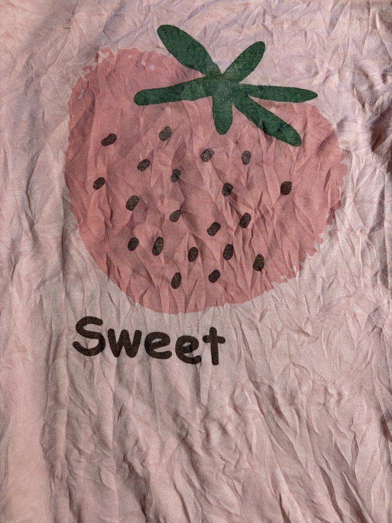 Cute Pink Strawberry Cami Top 🍓 (Category: Sleeveless) located in Muntinlupa City. Submitted by herellas0504 (Listing ID 1454763338, Image 2). Description: Cute Pink Strawberry Cami Top 🍓 Mine: 180 no issue pretty irl smm! xs-med.