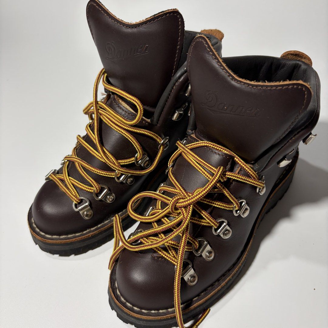 Danner Mountain GORE-TEX Boots Brown (Category: Boots) located in Magalang. Submitted by luxgood18 (Listing ID 1454898749, Image 3). Description: MADE IN USA SIZE 6 us mens 100% full-grain leather uppers One-piece upper construction GORE-TEX liners Waterproof & breathable Vibram Kletterlift outsoles Stitch-down construction Debossed branding.