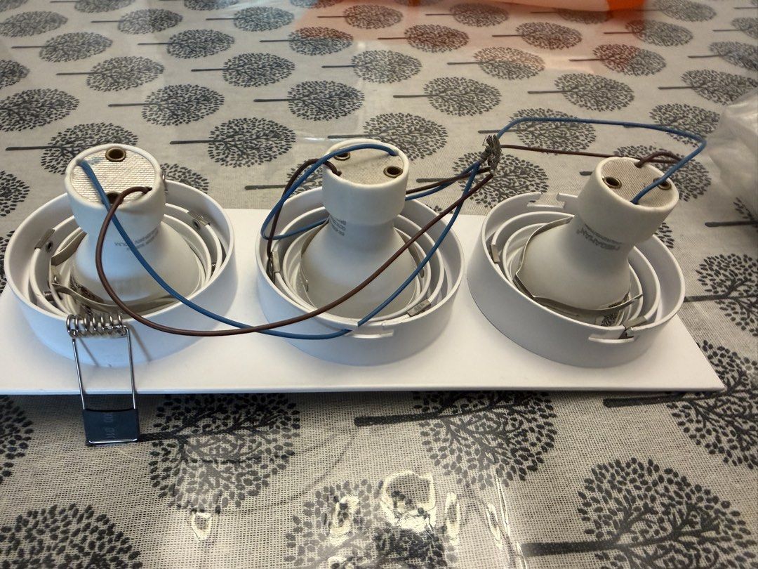 Downlights (Category: Lighting) located in Singapore. Submitted by spikeluna (Listing ID 1454773639, Image 3). Description: As shown in picture. Bought extra and din use it. .