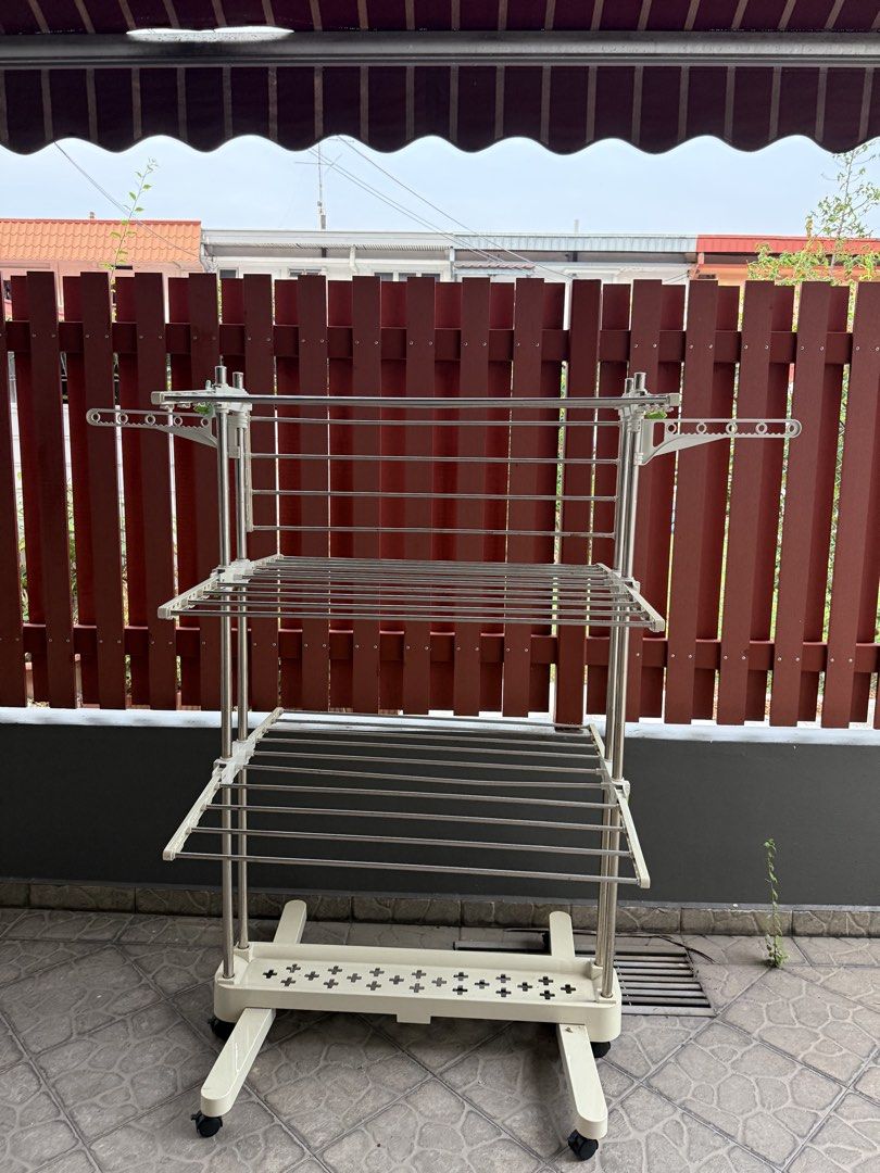 Drying rack (Category: Clothes Drying Rack) located in Singapore. Submitted by silenthorse-a95821 (Listing ID 1454809733, Image 1). Description: .