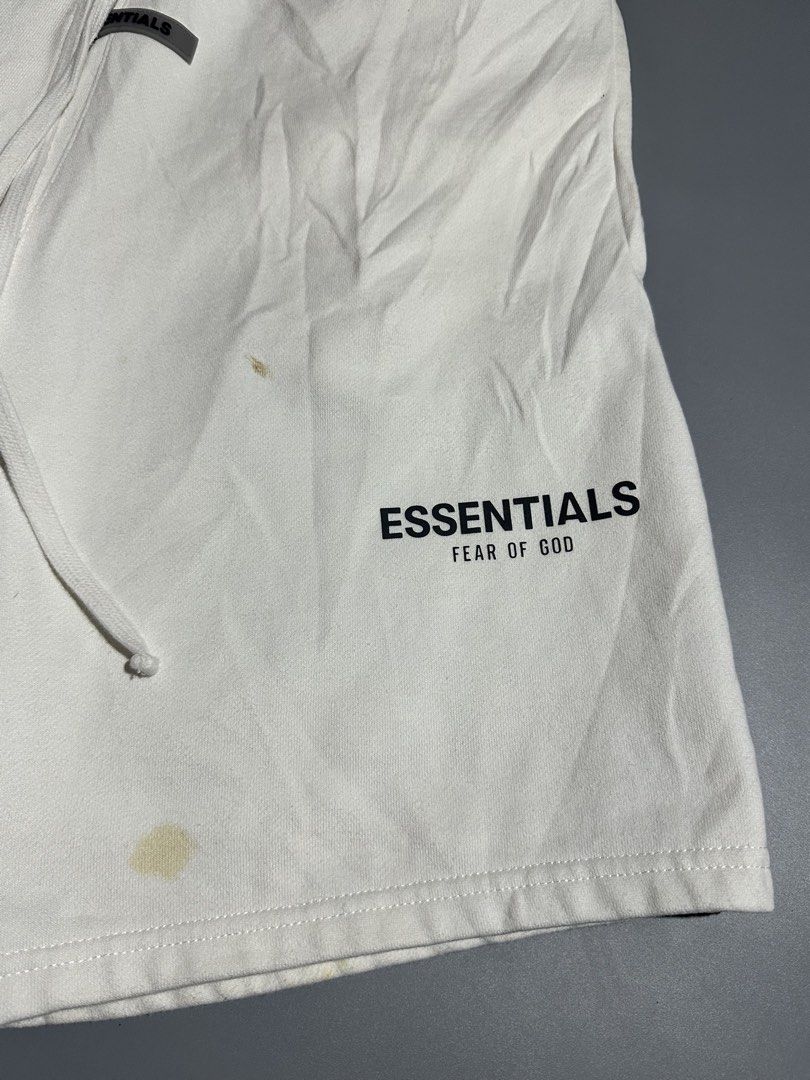 ESSENTIALS (Category: Activewear) located in Calbayog City. Submitted by js.street.finds (Listing ID 1454902073, Image 3). Description: Dimes W30-36 L 19.5 H 12 ISSUE STAIN NEED WASH.