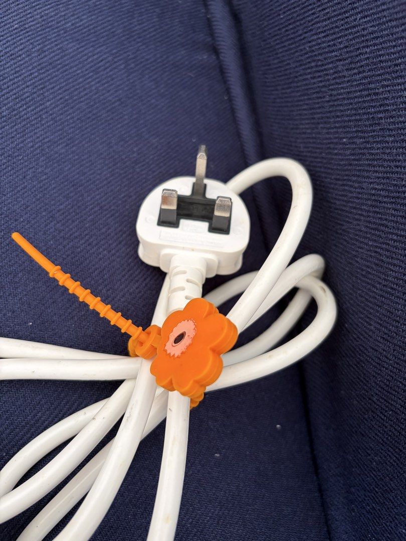 Extension socket with switch (Category: Electrical, Adaptors & Sockets) located in Singapore. Submitted by sweet_2dollar_deals_4u (Listing ID 1454583534, Image 3). Description: Pick from Lorong Chuan .