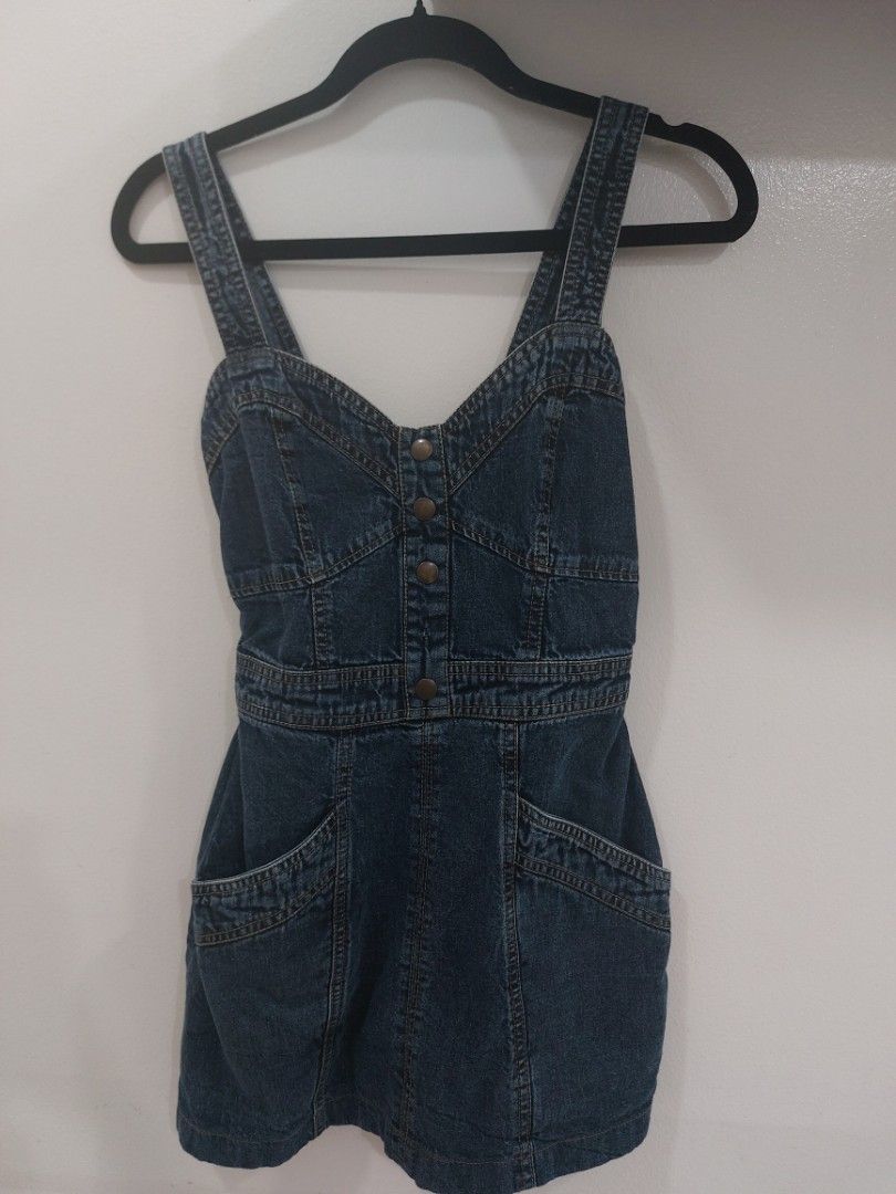 Fitted Denim Dress (Category: Dresses) located in Manila. Submitted by spideymoon (Listing ID 1454819677, Image 1). Description: .