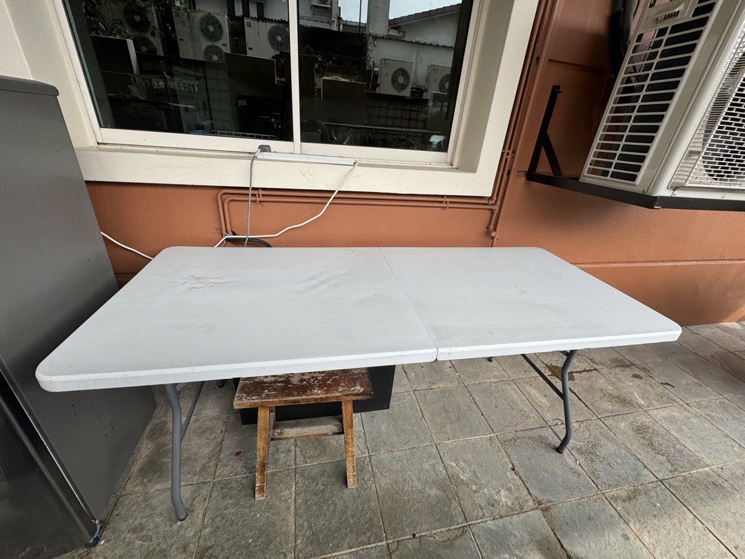 Foldable table (Category: Tables & Sets) located in Singapore. Submitted by gela3128 (Listing ID 1454837155, Image 1). Description: .
