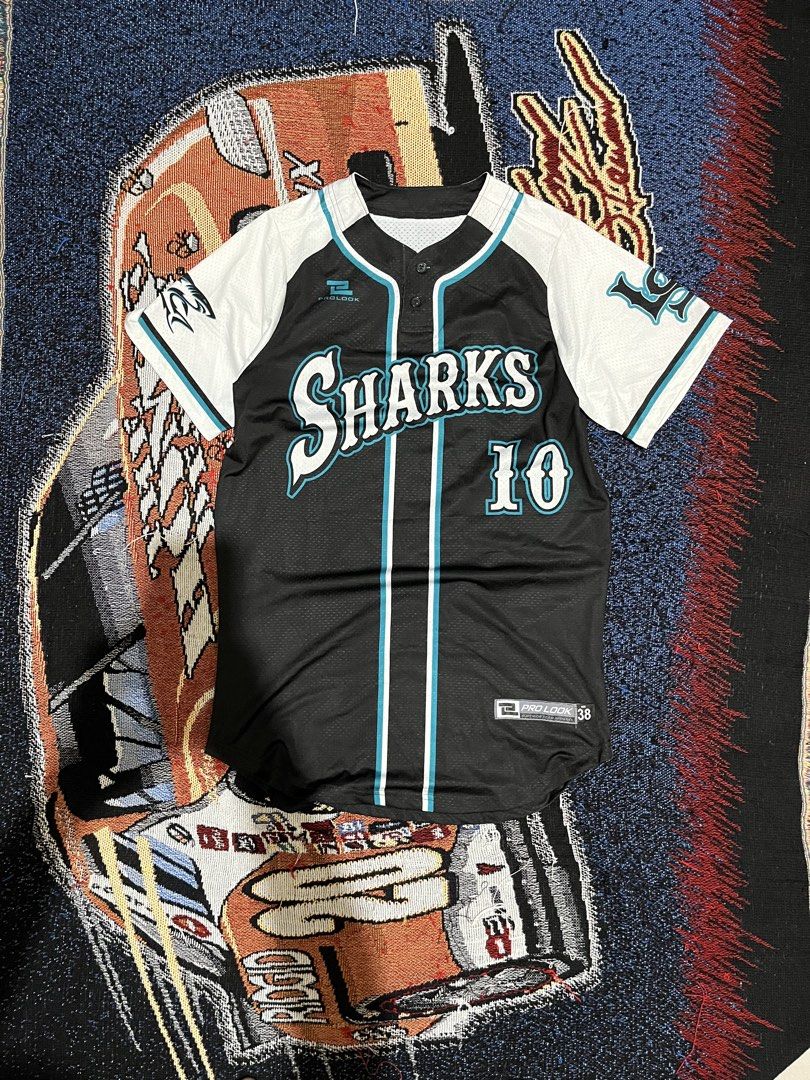 Football Jersey (Category: Activewear) located in Siniloan. Submitted by marceiron316276 (Listing ID 1454860974, Image 1). Description: No tags.