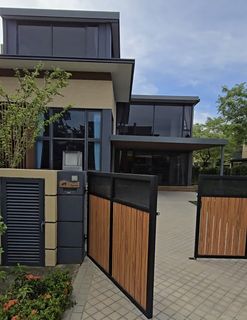 (Category: ) located in . Submitted by tesla777 (Listing ID 1454868884, Image 1). Description: .