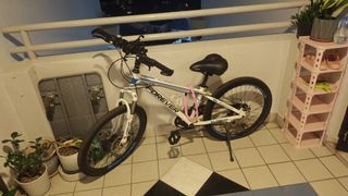 (Category: ) located in . Submitted by hei3000 (Listing ID 1454896131, Image 1). Description: .