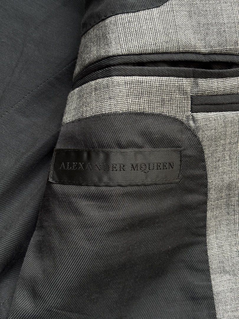 FW10 Mainline Alexander Mcqueen Houndstooth Check Wool Blazer (Category: Coats, Jackets and Outerwear) located in Paranaque City. Submitted by grailonious (Listing ID 1454853886, Image 3). Description: Pure worsted wool Alexander Mcqueen Blazer. Like new condition. Labelled FW 10 on the wash tag. Made in Italy Size 44, fits mens M slim Measurements: Shoulders 17” Pit to pit 19” Sleeves 26” Length 28.1” .