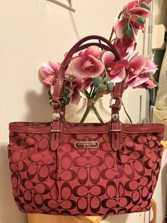 (Category: ) located in . Submitted by chic_coach (Listing ID 1454877892, Image 1). Description: .