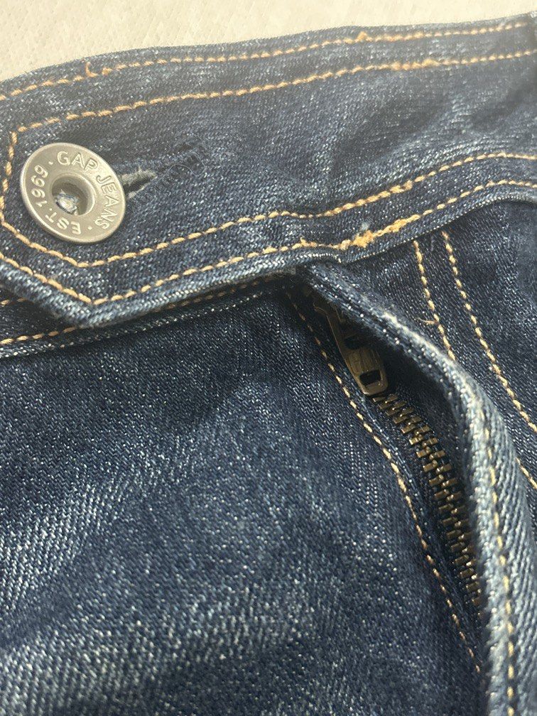 Gap denim skirt (Category: Skirts) located in Malolos. Submitted by risen___ (Listing ID 1454875922, Image 3). Description: .