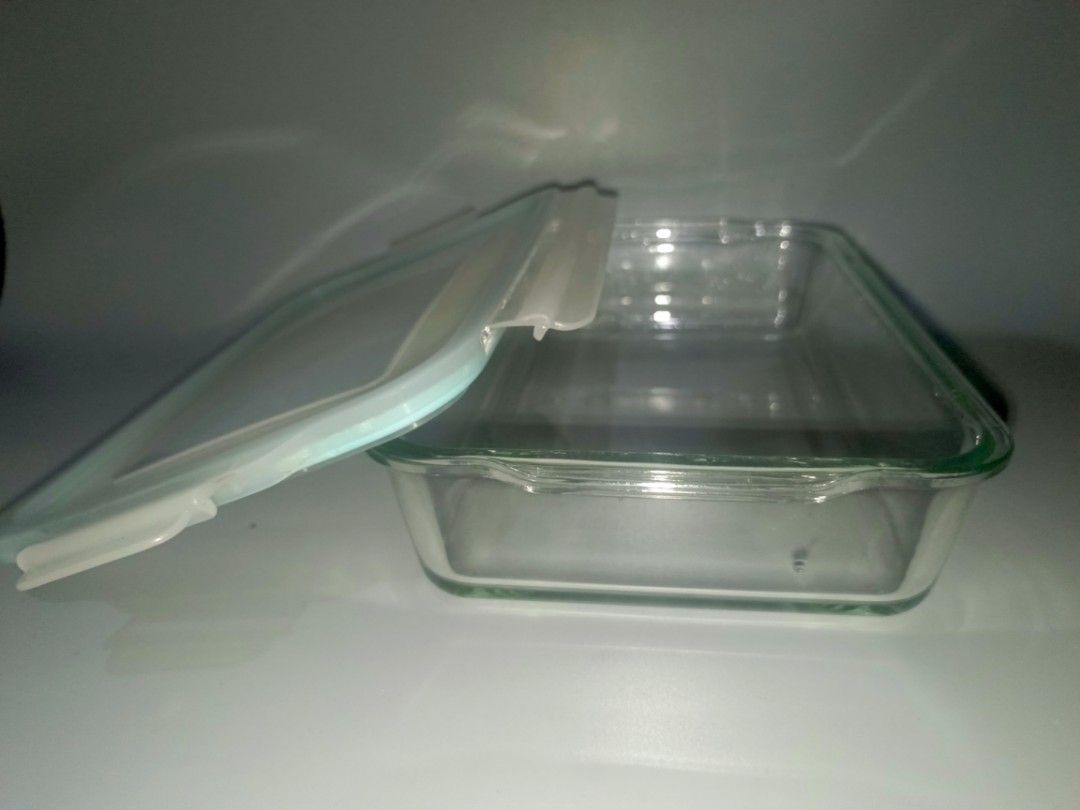 Glass Food Container with Airtight Lid (Category: Food Organization & Storage) located in Quezon City. Submitted by eyesellgoodthings (Listing ID 1454896280, Image 3). Description: ₱500 - Rectangular glass food storage container - Comes with a light blue and white airtight lid - Ideal for storing leftovers or meal prepping - Sturdy, clear glass base - Lid seals well to keep food fresh - Easy to clean and use.