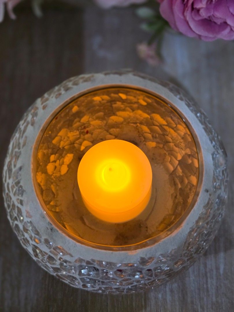 Glass Mosaic Candle Holder/Vase (Category: Other Home Decor) located in Taguig. Submitted by themessynook (Listing ID 1454949846, Image 3). Description: You may use it as a candle holder or a vase..