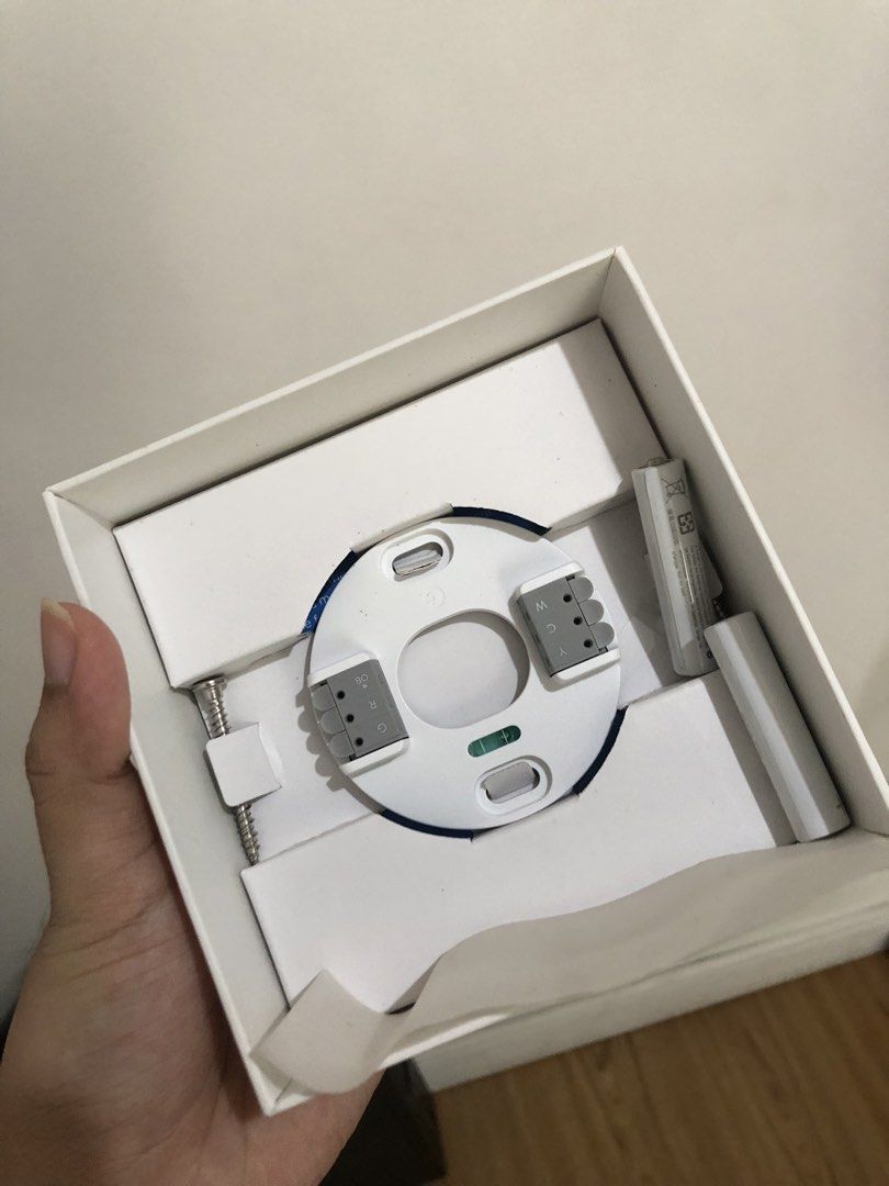 GOOGLE NEST THERMOSTAT (Category: Thermometers) located in Manila. Submitted by hannallauu (Listing ID 1454823341, Image 3). Description: - only opened the box - never been used .