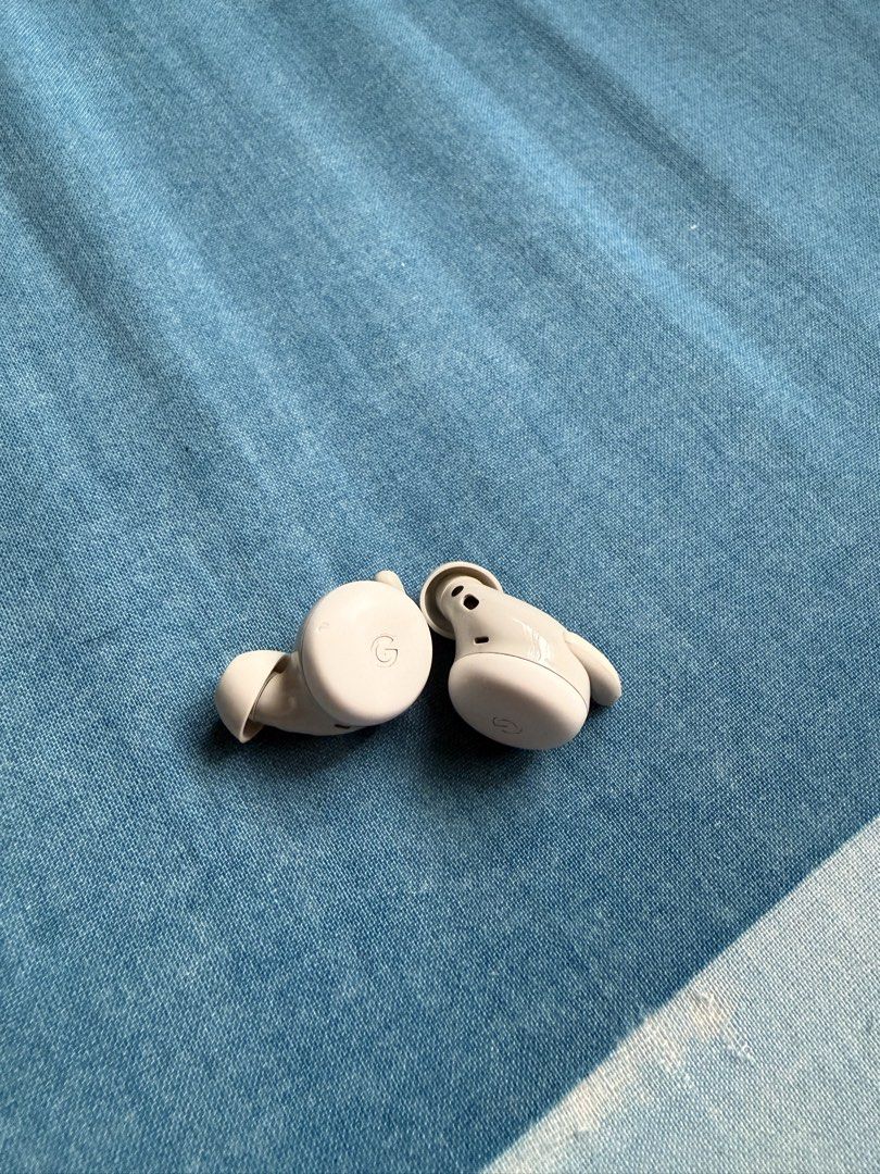 Google Pixel Buds A-Series (Category: Earphones) located in Manila. Submitted by luckyflower-ff16 (Listing ID 1454854397, Image 3). Description: For Sale!! Google Pixel Buds A-Series 100% Working Malinaw ang sound Matagal pa malowbat Microphone working and Clear Nabili ko pa sa Japan kaya sure na maganda quality (see the receipt). Slightly Issue: 1. May small dents sa buds 2. Di maalis yung glue stain nung case Other than that WALA NA. Check all 