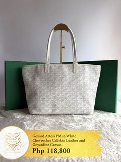 (Category: ) located in . Submitted by belles_lux_closet (Listing ID 1454832915, Image 1). Description: .
