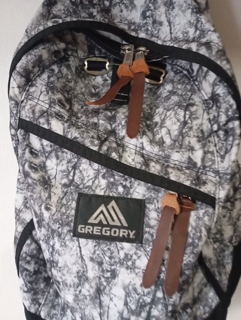 Gregory day treeline 26L (Category: Backpacks) located in Las Pinas. Submitted by quick_deals_great_finds2 (Listing ID 1454753130, Image 2). Description: Original good good condition 26 L capacity.