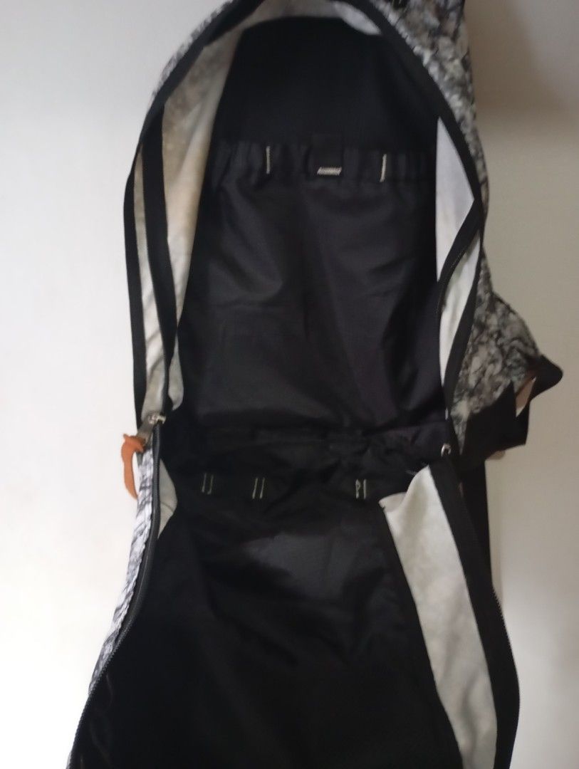 Gregory day treeline 26L (Category: Backpacks) located in Las Pinas. Submitted by quick_deals_great_finds2 (Listing ID 1454753130, Image 3). Description: Original good good condition 26 L capacity.