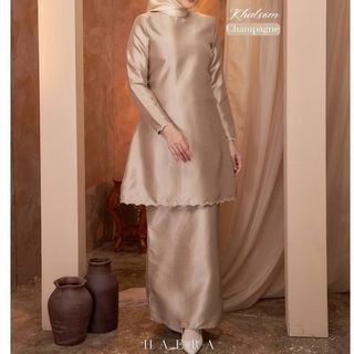 (Category: ) located in . Submitted by shopwithme03 (Listing ID 1454900765, Image 1). Description: .