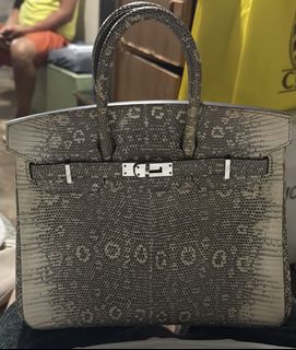 (Category: ) located in . Submitted by chrs.bags (Listing ID 1454767576, Image 1). Description: .