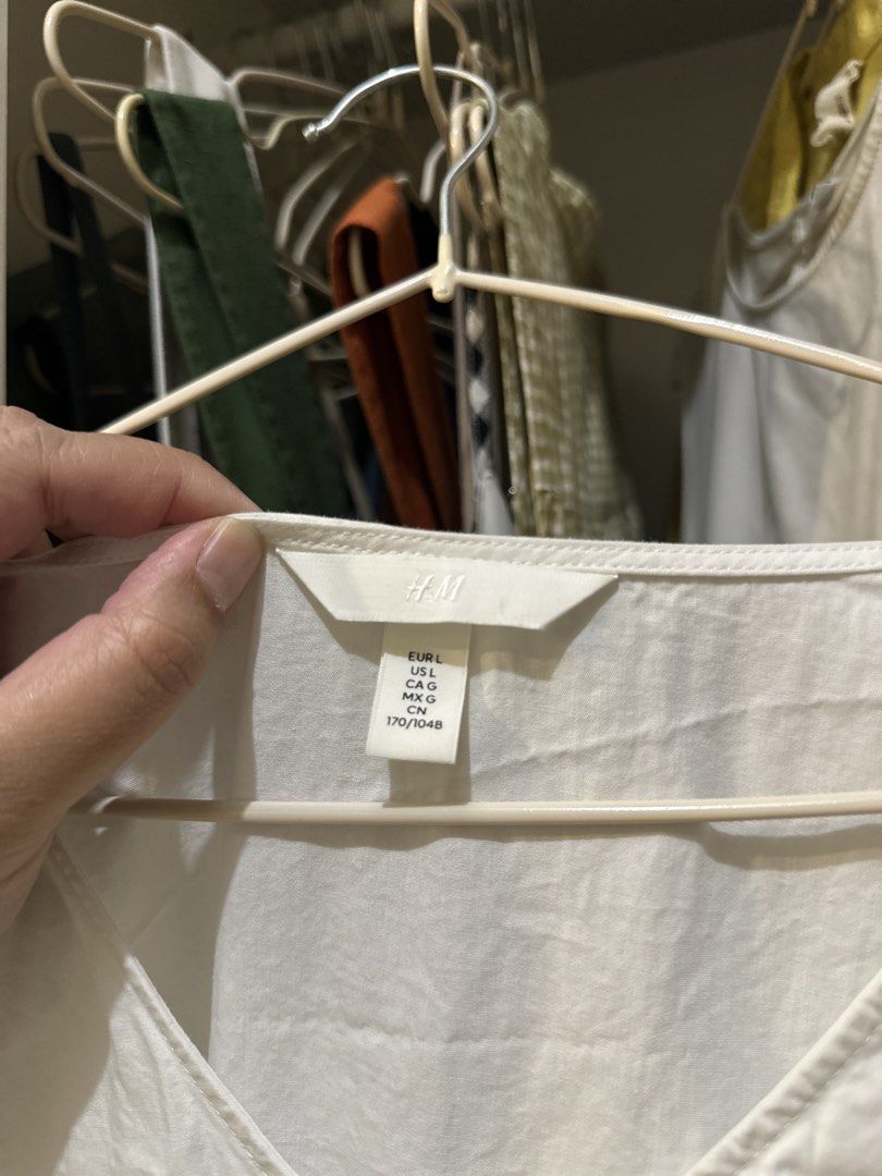 H&M Cotton White Midi Dress (Category: Dresses) located in Makati City. Submitted by closet_share (Listing ID 1454922830, Image 3). Description: .