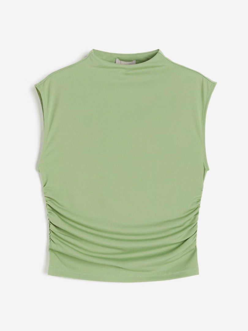 H&M Mock Turtleneck Crop Top (Category: Sleeveless) located in Pasay City. Submitted by 500below (Listing ID 1454905599, Image 1). Description: Worn: 1x Original Price: ₱499.
