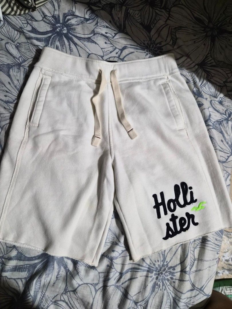 Hollister Men's Short (Category: Shorts) located in Makati City. Submitted by cecebeh (Listing ID 1454868607, Image 1). Description: .