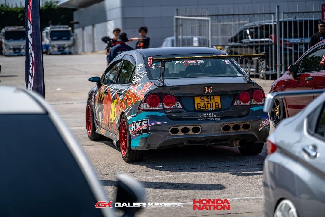 Honda Civic 2.0 Si (M) (Category: Used Cars) located in Singapore. Submitted by razirossi46 (Listing ID 1454893272, Image 1). Description: Fd2r convert RSP2 6 speed manual . rpf1 staggered setup ksport 3 way gas canistered high low body shift compression rebound. street legal hks with fd2r piping vtc 5800 redline 9500 Js Racing Gt wing carbon Mugen carbon bonnet Spoon aero mirrors carbon rear view mirror Rage 4 big piston BBK with 700 degrees pad