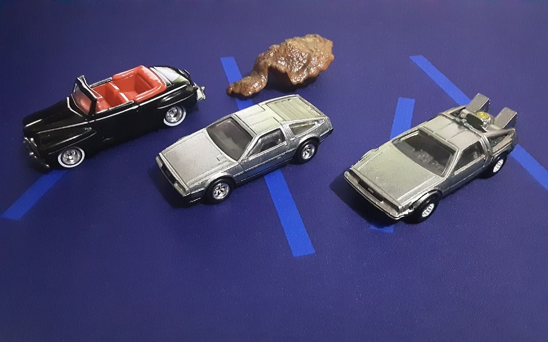 HOTWHEELS Back To The Future DeLorean Time Machine Set (Category: Vehicle & Diecast Models) located in Quezon City. Submitted by bobbyrey1 (Listing ID 1454875608, Image 2). Description: HOTWHEELS Back To The Future DeLorean Time Machine Set Set of 7. No breaking of set. All are Hotwheels Premium/RealRiders. All original die-cast toys. Loose but in mint condition. On display in covered case, or in storage only. Hindi nilaro kahit kelan ng bata or 