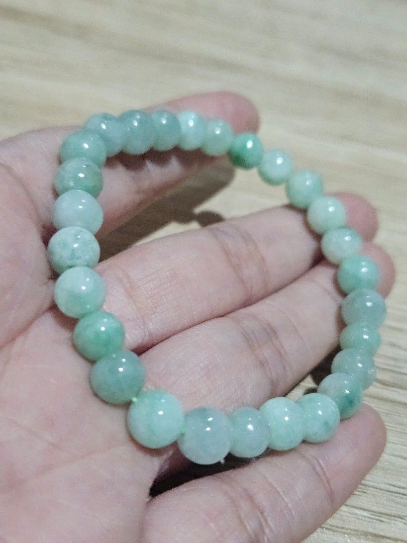 HQ Green Apple Jadeite Stone Bead Bracelet (Category: Bracelets) located in Cainta. Submitted by Kahi0410 (Listing ID 1454822066, Image 2). Description: Natural Burmese Jadeite (grade A) Apple Green 9mm bead size 16inch wrist size garterized with certificate.