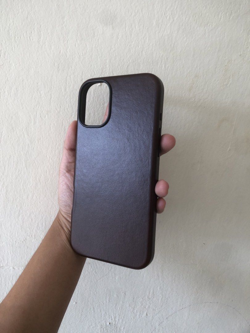 ip-16plus casing (Category: Cases & Covers) located in Subang Jaya. Submitted by rahlmzz (Listing ID 1454764458, Image 1). Description: price excluding postage & self pick up only.
