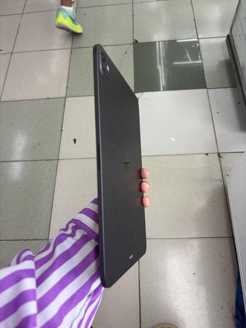 Ipad Pro M5 256gb 11' Wifi No issue (Category: iPad) located in San Juan City. Submitted by javedsgadgetshop (Listing ID 1454759676, Image 3). Description: INSTALLMENT OPTIONS : SPAY LATER / GGIVES / CREDIT CARD / SKYRO / HOMECREDIT (BRANDNEW) WE BUY AND SELL SO PWEDE MAGBINTA OR SWAP ! Quick Specs : 💵 Ipad pro M5 (11') •256gb •NTC Variant •Good batt health •Wifi Only •99% Smoothness •No hidden issue | No Repaired •100% Authentic | Not Refurbish