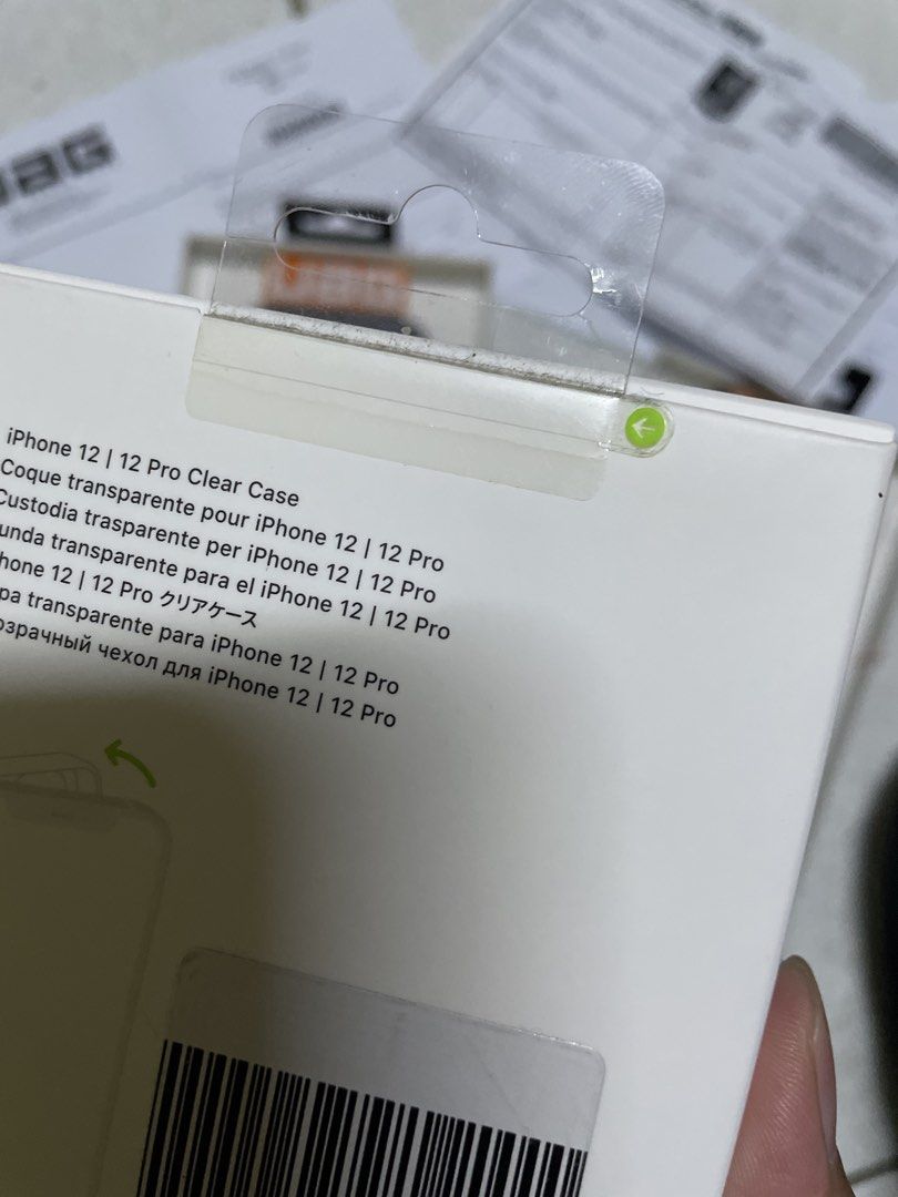 iPhone 12 | 12 Pro authentic apple clear case magsafe (Category: Cases & Sleeves) located in Manila. Submitted by errolgorg214 (Listing ID 1454887761, Image 3). Description: Authentic from powermac ! 1k nalang po yan Naka seal pa po yan at no issue Original 101% percent galing mismo sa powermac Rfs : nasa cabinet lang po ito and good condition pa since hindi pa nabubuksan Eto po yung mga old case ko na hindi na ginagamit since nagpapalit ng phone