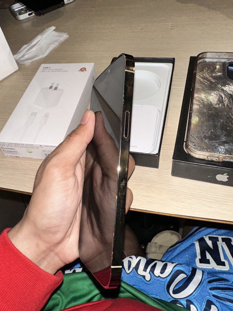 IPHONE 12 PRO MAX 256 (Category: iPhone 12 Series) located in Valenzuela. Submitted by onesourceshop (Listing ID 1454924054, Image 2). Description: IPHONE 12 PRO MAX 256gb 84% BH FU NO SIM RESTEICTION ORIG ALL PARTS NEVER BEEN REPAIRED INCLUSIONS: CASE ORIG BOX CHARGER .