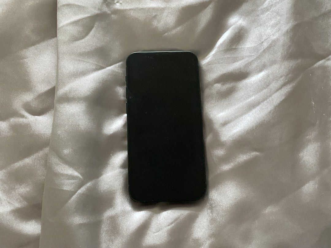 iPhone 13 Mini in Dark Green (Category: iPhone 13 Series) located in Cavite. Submitted by p4ndesal (Listing ID 1454840638, Image 3). Description: RFS: upgrade 72% Battery Health Use any sim card No hidden issues and history repair Pristine condition!!!.