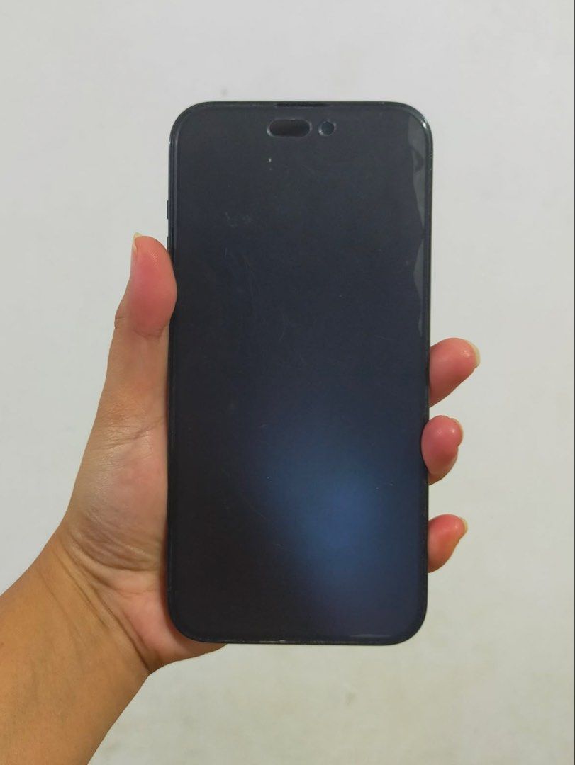 Iphone 14 pro max (Category: iPhone 14 Series) located in Imus. Submitted by kaperanggot (Listing ID 1454814486, Image 1). Description: For sale iphone 14 pro max 256GB Black 85% batt Rfs: upgrade No issue 100% smooth with orig box & lightning cord wiith free cases Pm for the price.